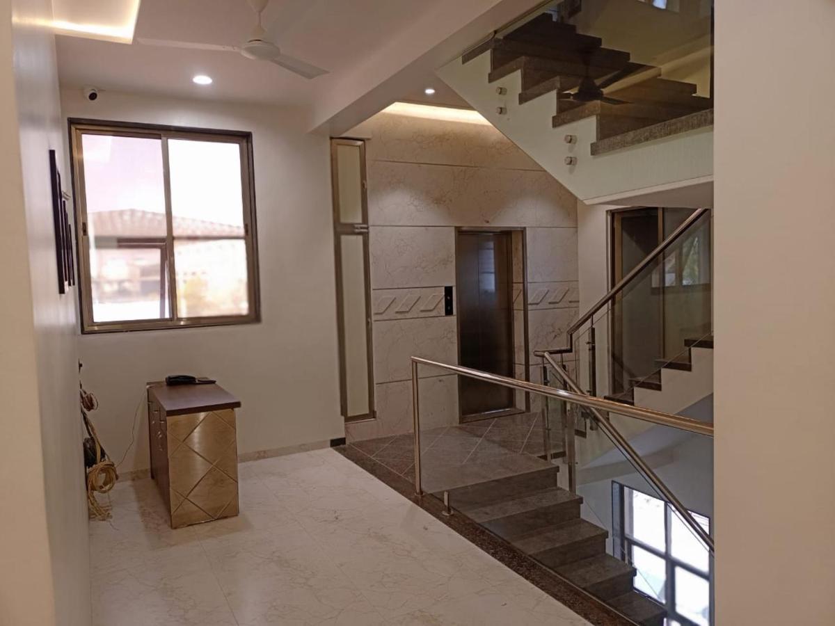 Hotel Rose Gold Ahmednagar Bagian luar foto