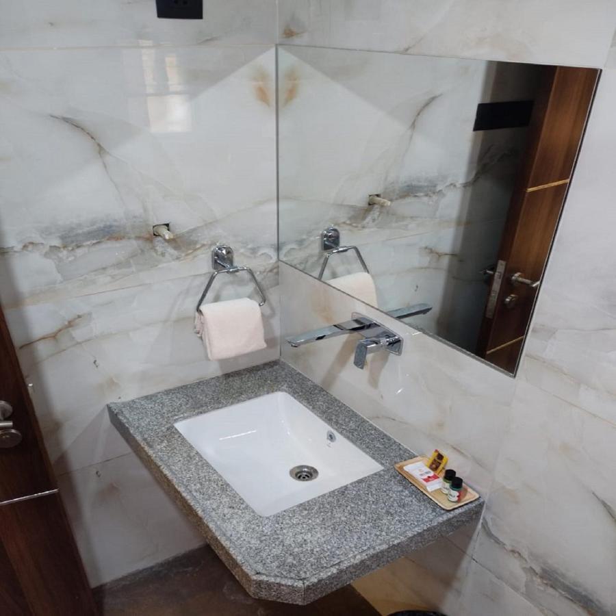 Hotel Rose Gold Ahmednagar Bagian luar foto
