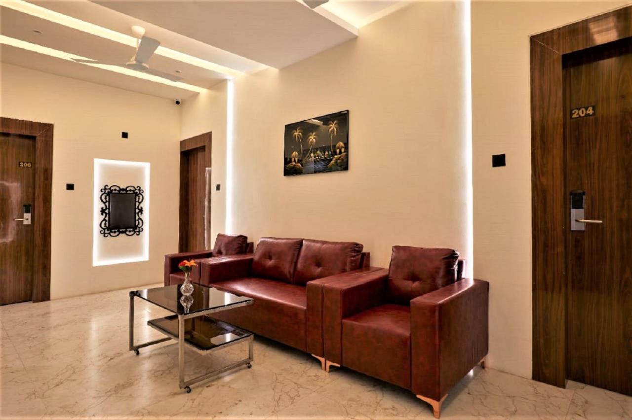 Hotel Rose Gold Ahmednagar Bagian luar foto